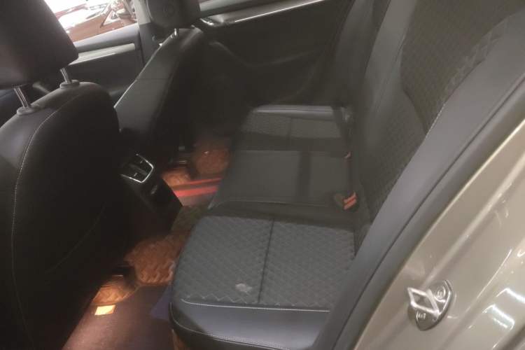 Used Skoda Octavia 2019 1.5L Automatic Smart Drive Luxury Edition China VI Standard