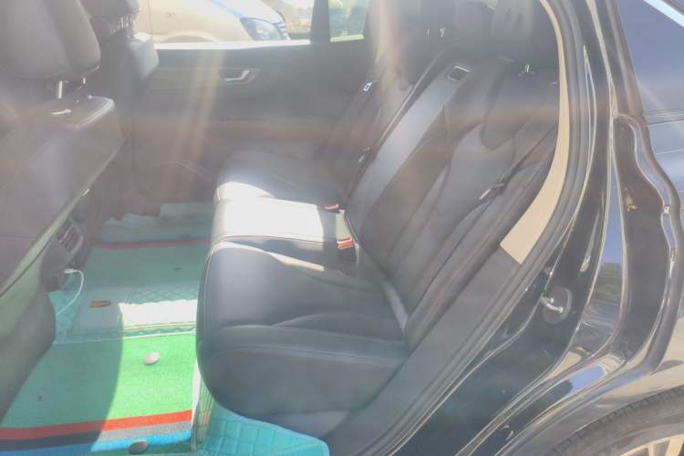 Used Hongqi E-QM5 2022 431 km Charge & Enjoy Edition