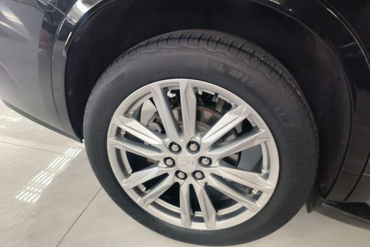 Used Cadillac XT6 2021 2.0T 7-Seater Four-Wheel Drive Luxury Version Right Rear Wheel Hub