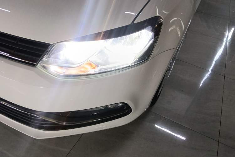 Used Volkswagen Polo 2016 1.6L Automatic Comfort Model Left Front Headlight