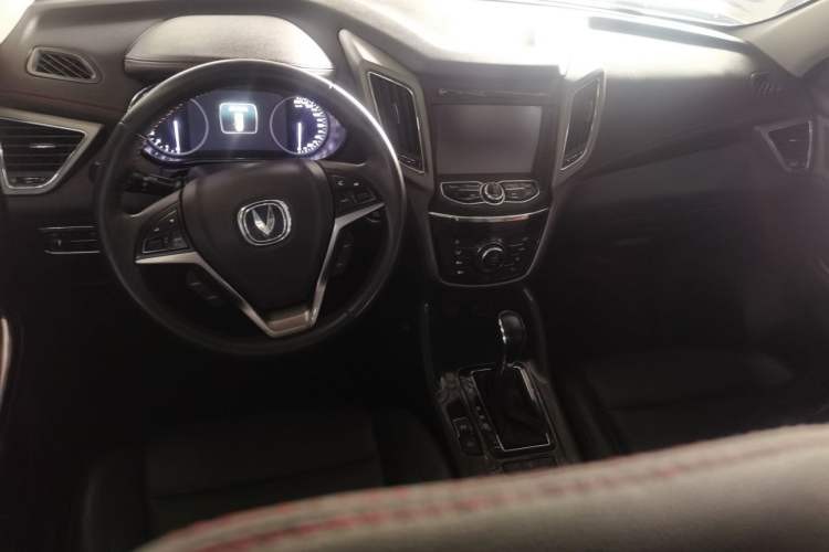 Used CHANGAN CS75 2017 Shangkui Edition 1.8T Automatic All-Wheel-Drive Elite Model
