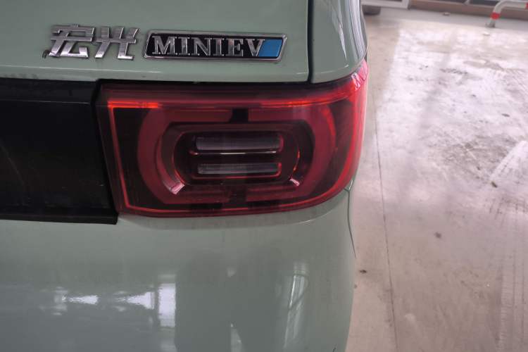 Used Wuling Hongguang MINIEV 2022 Macaron Premium Model – Lithium Iron Phosphate