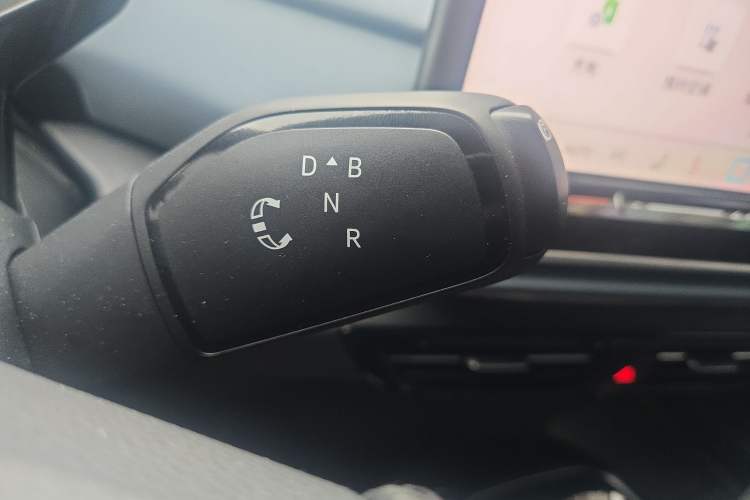 Used Volkswagen ID.4 X 2025 Smart Version Pure & Intelligent Enjoyment Edition Gear Lever