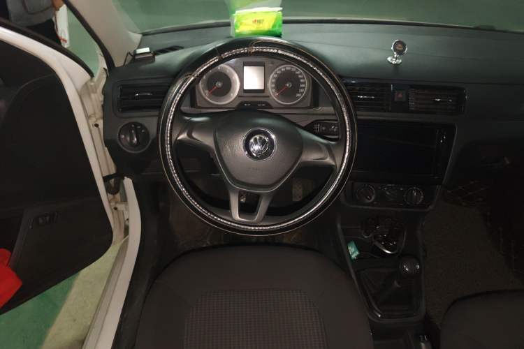 Used Volkswagen Santana 2016 1.4L Manual Fashion Edition Steering Wheel