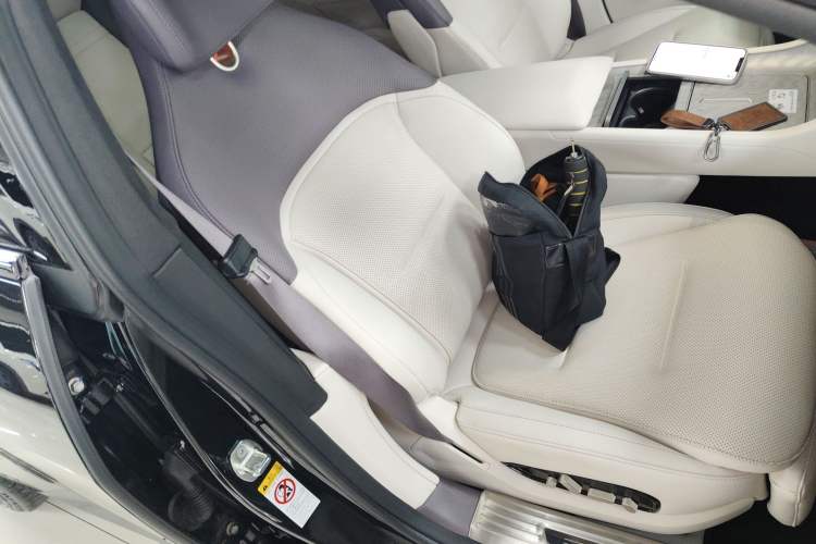 Used Avatr 12 2024 Updated Version 700 Three-Laser Rear-Wheel Drive Luxury Edition Right Front Seat