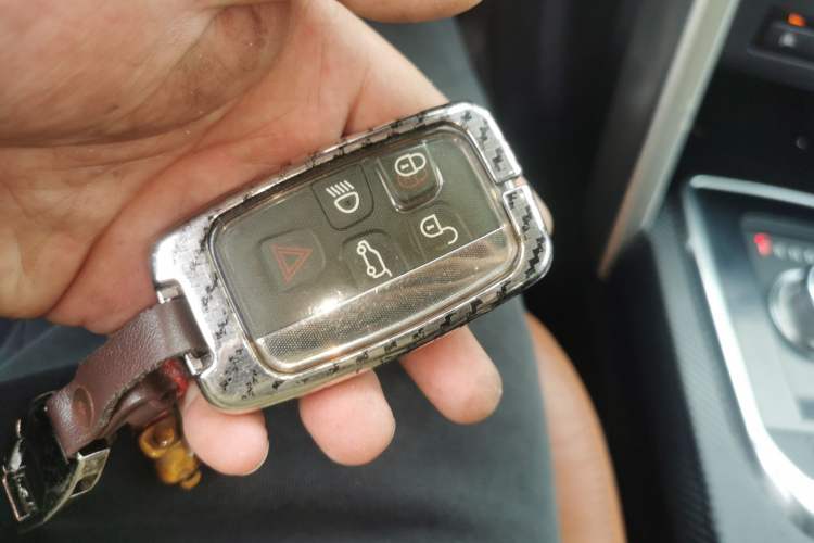 Used Land Rover Discovery Sport 2015 2.0T HSE LUXURY Vehicle Key