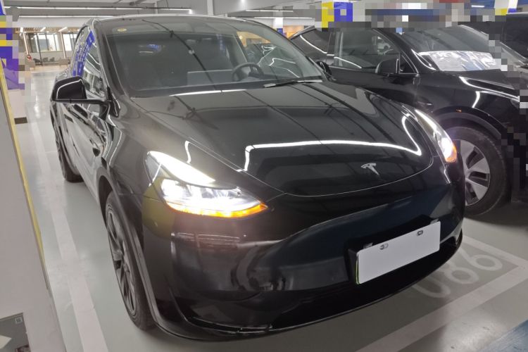 Used Tesla Model Y 2023 Rear-Wheel-Drive Version Front Right 45 Deg