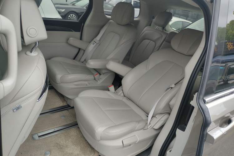 Used Buick GL8 2023 ES Lu Zun Comfort Model Left Rear Seat