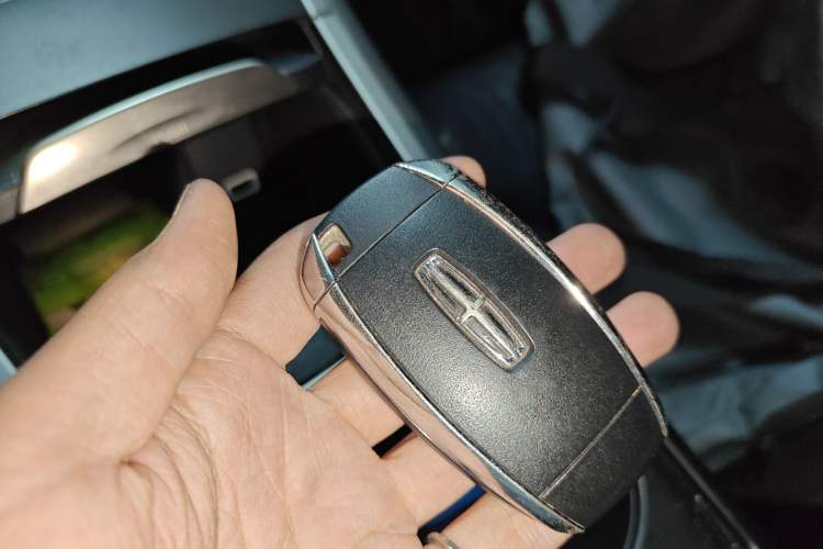 Used Lincoln MKX 2017 2.0T Two-Wheel Drive Deluxe Edition
