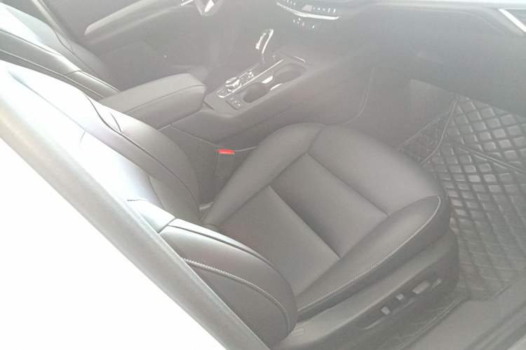 Used Cadillac XT4 2020 28T Two-Wheel-Drive Leading Version
