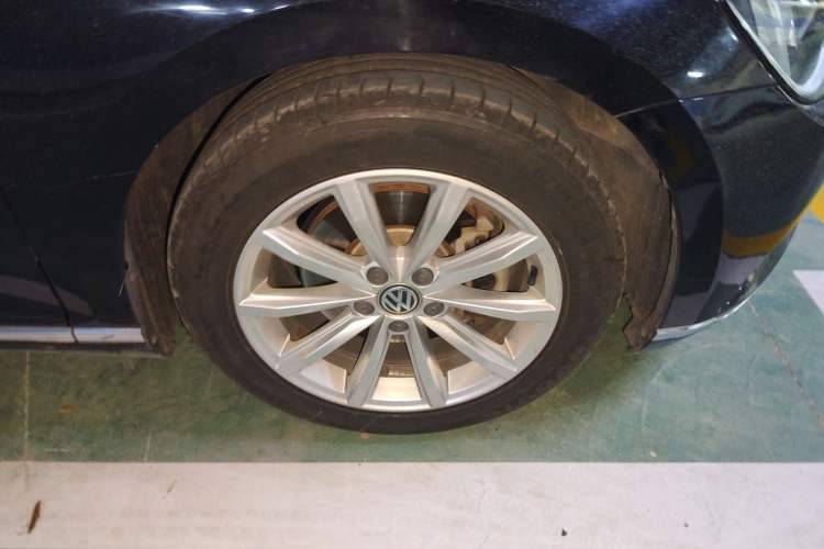 Used Volkswagen Magotan 2017 330TSI DSG Leading Model
