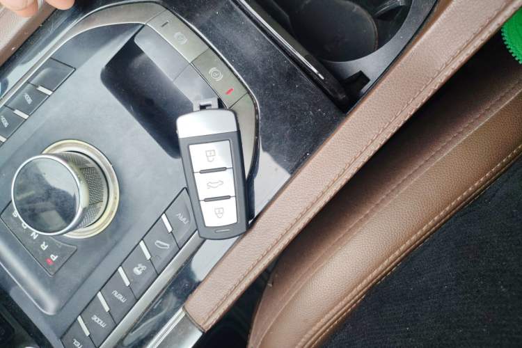 Used Zotye T700 2017 1.8T Dual-Clutch Prestige New Year Edition
