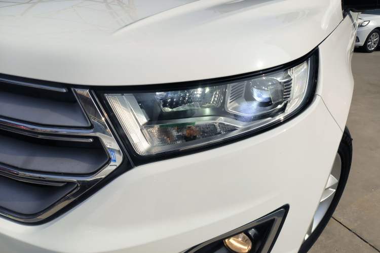 Used Ford Edge 2018 EcoBoost 245 Two-Wheel-Drive Platinum Edition 7-Seater China V Emission Standard