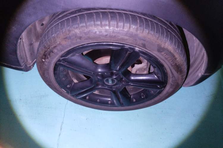 Used MINI Countryman 2014 1.6T COOPER S Right Front Wheel Hub