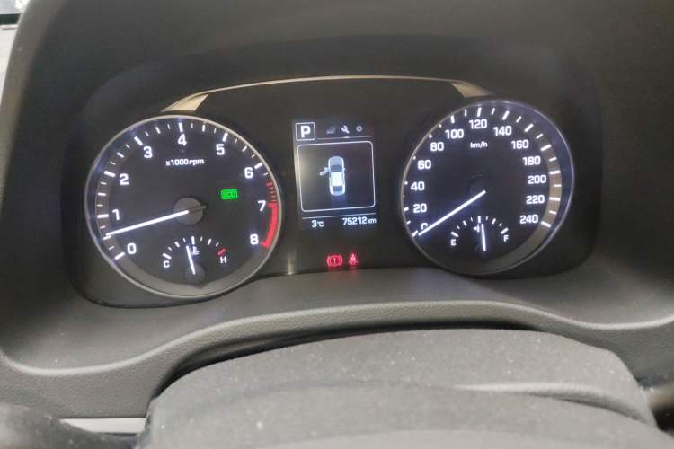 Used Hyundai Elantra (6th Generation / Lingdong) 2016 1.6L Automatic ZhiXuan – Elite Version Odometer Close Up