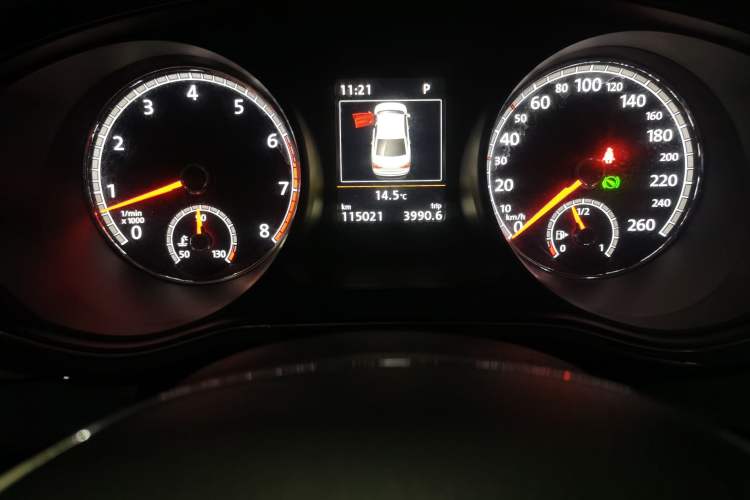 Used Volkswagen Passat 2017 330TSI DSG Prestige Edition Odometer Close Up