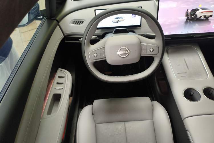 Used Nissan N7 2025 625 Max Steering Wheel