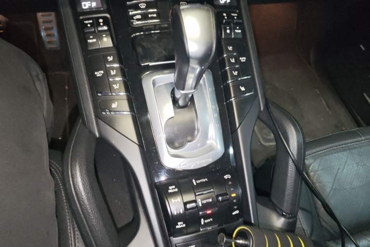 Used Porsche Cayenne 2011 Cayenne 3.0T Gear Lever