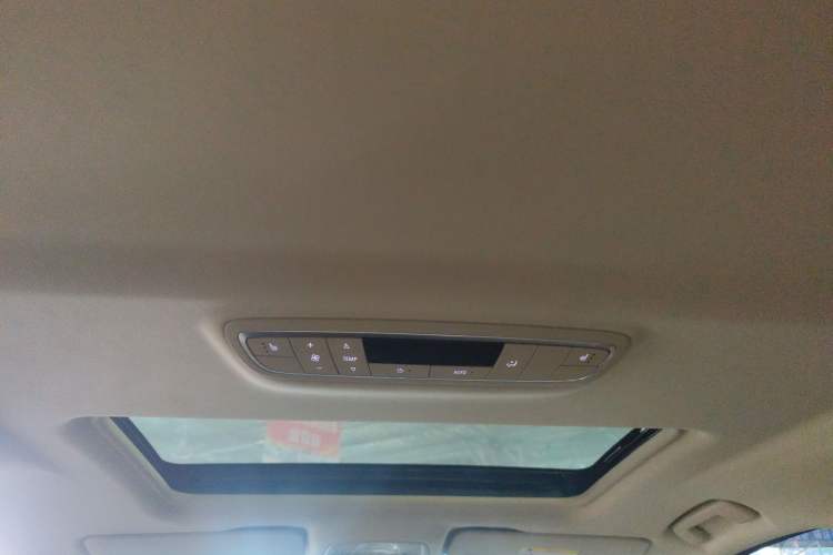 Used Buick GL8 2022 ES Landtrek 653T Luxury Edition