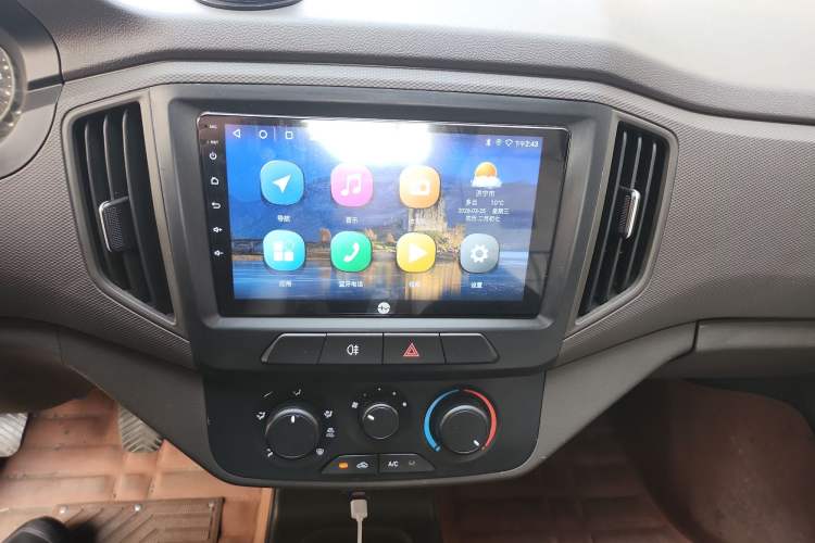 Used Wuling Rongguang New Truck 2023 1.5L Double-Cab Basic Version LAR Audio And AC Panel