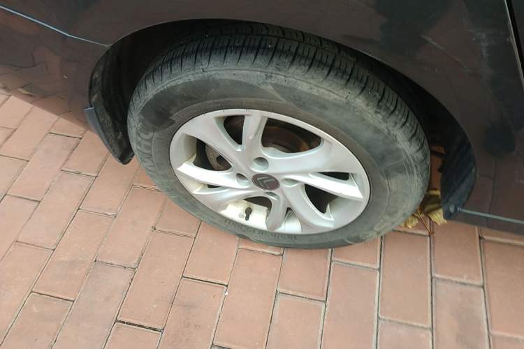 Used Citroen Elysee 2015 Zhishang Edition 1.6L Manual Fashion Model