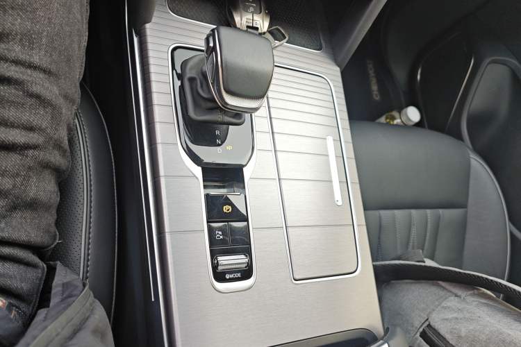 Used Hongqi HS7 PHEV 2024 2.0T PHEV Four-Wheel Drive Flagship Edition 7 Seats