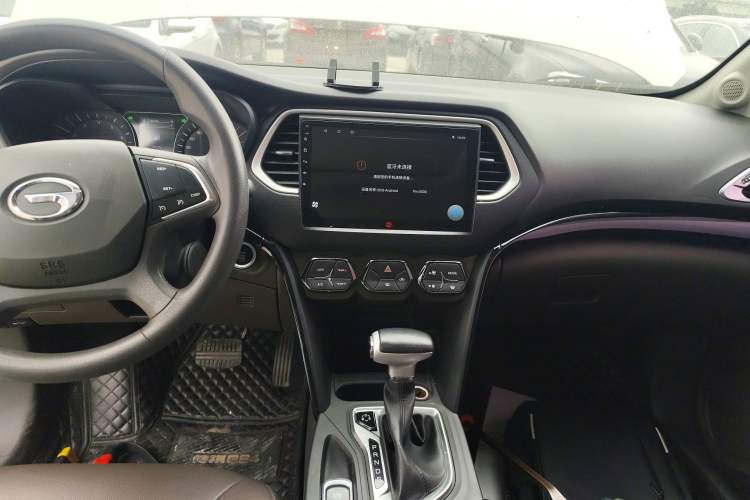 Used GAC Trumpchi GS4 2017 235T Automatic Two-Wheel Drive Elite Edition Audio And AC Panel