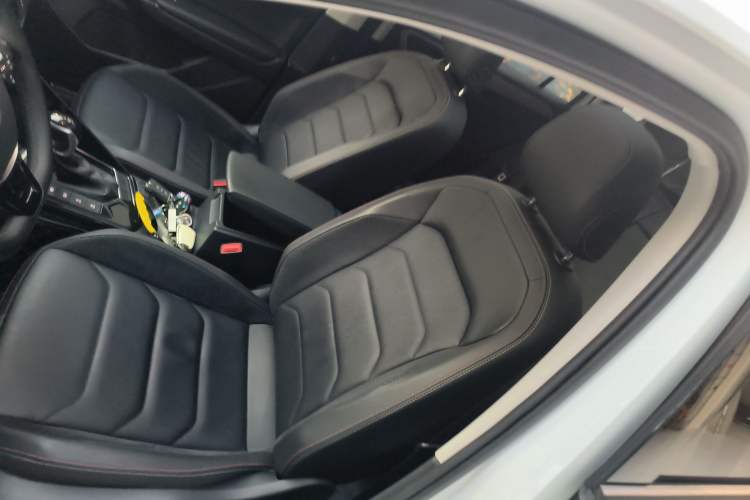 Used Volkswagen Tayron 2019 330TSI Two-Wheel Drive Luxury Model China VI Standard