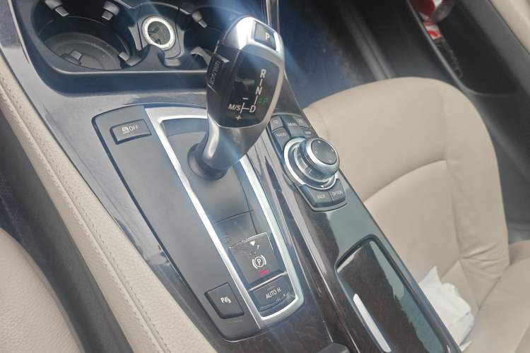 Used BMW 5 Series 2012 523Li Luxury Model
