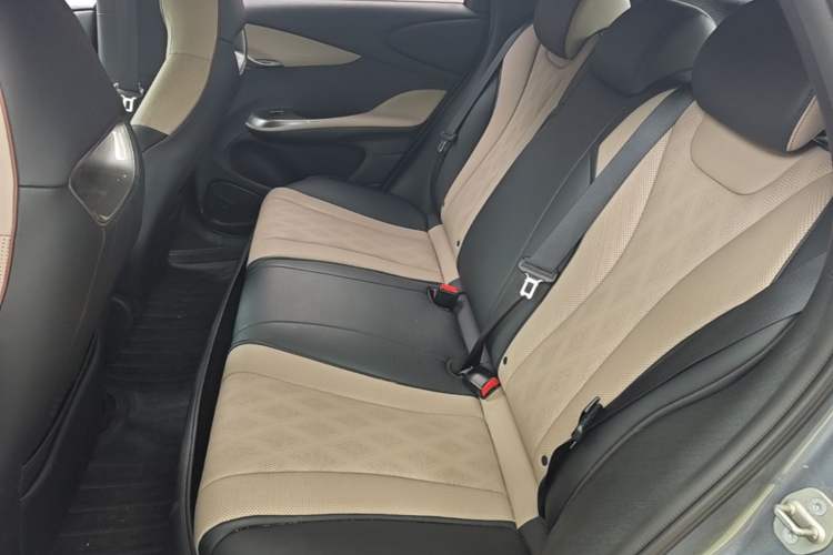 Used BYD Dolphin 2023 420 km Free Version
