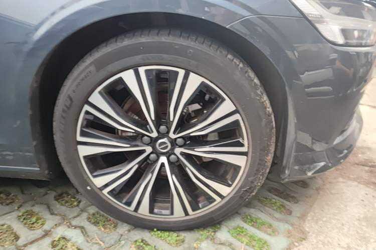 Used Volvo S60 2023 B4 Zhiyuan Luxury Edition