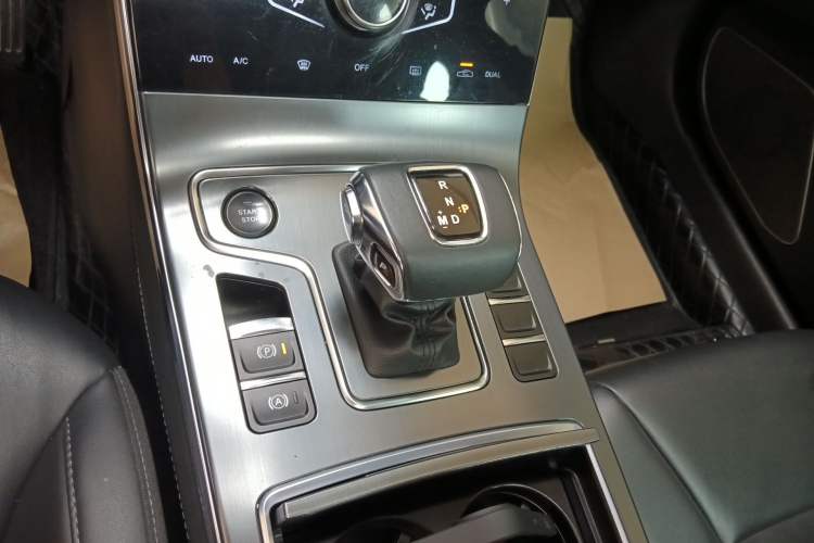 Used Hongqi H5 2022 Classic Model 1.5T DCT Flagship Edition Gear Lever