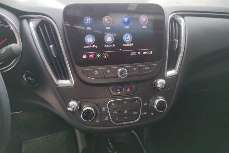 Used Chevrolet Malibu XL 2021 535T Automatic Sport Edition Audio And AC Panel