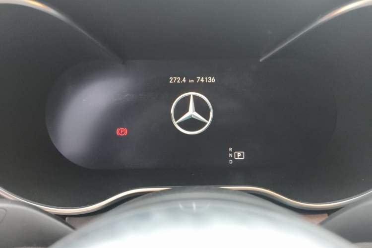 Used Mercedes-Benz C-Class 2020 C 200 L Fashion Edition Sport Version Odometer Close Up