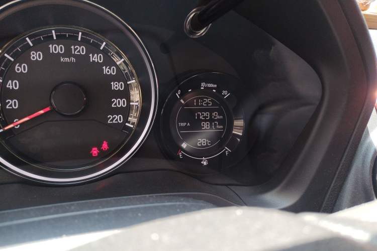 Used Honda XR-V 2015 1.8L EXi CVT Comfort Version
