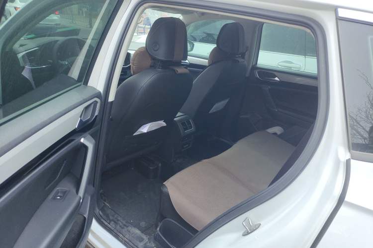 Used Volkswagen Tayron 2019 330TSI Two-Wheel-Drive Luxury Version China V Emission Standard
