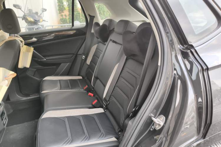 Used Volkswagen Tayron GTE Plug-in Hybrid 2022 1.4T Luxury Edition Left Rear Seat