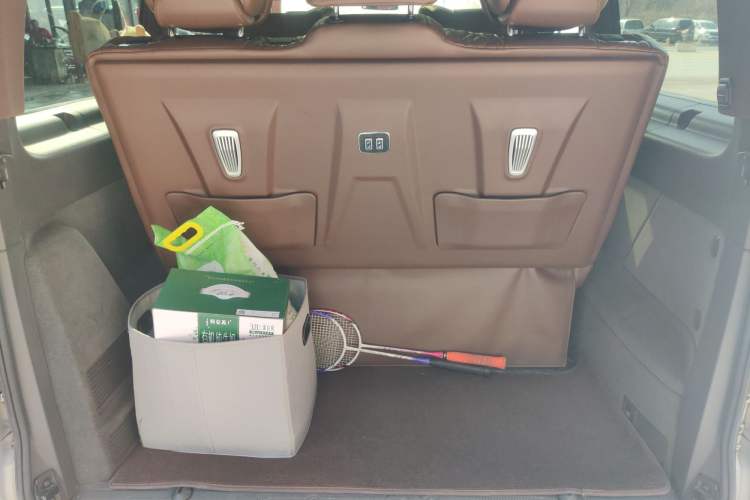 Used Mercedes-Benz Viano 2011 3.5L 125th Anniversary Edition 7 Seats