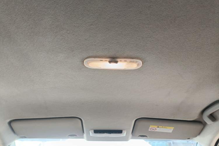 Used Nissan Kicks 2017 1.5L CVT Smart Drive Edition Headliner