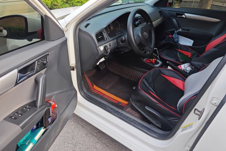 Used Volkswagen Gran Lavida 2013 1.6L Automatic Fashion Model Driver Seat