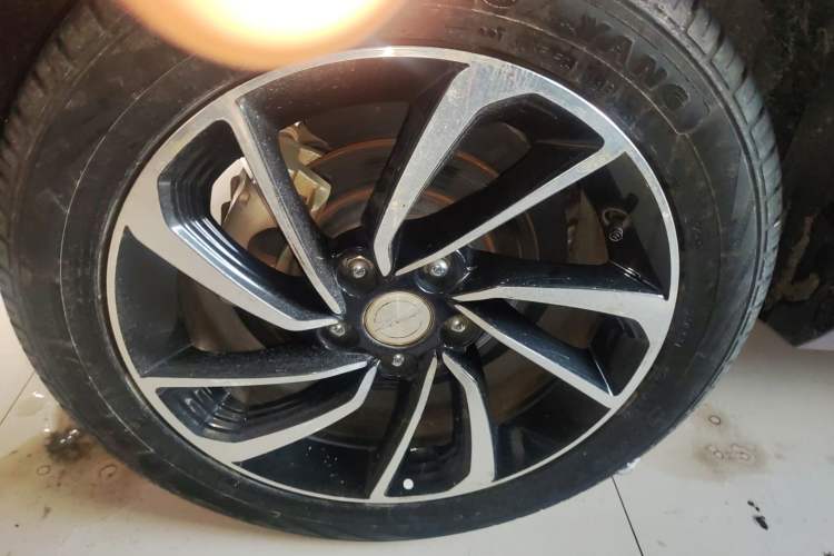 Used Zotye T300 2018 1.5L CVT Luxury Model Right Rear Wheel Hub