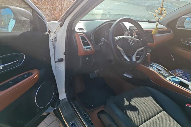 Used Honda Vezel 2015 1.8L CVT 2WD Luxury Model