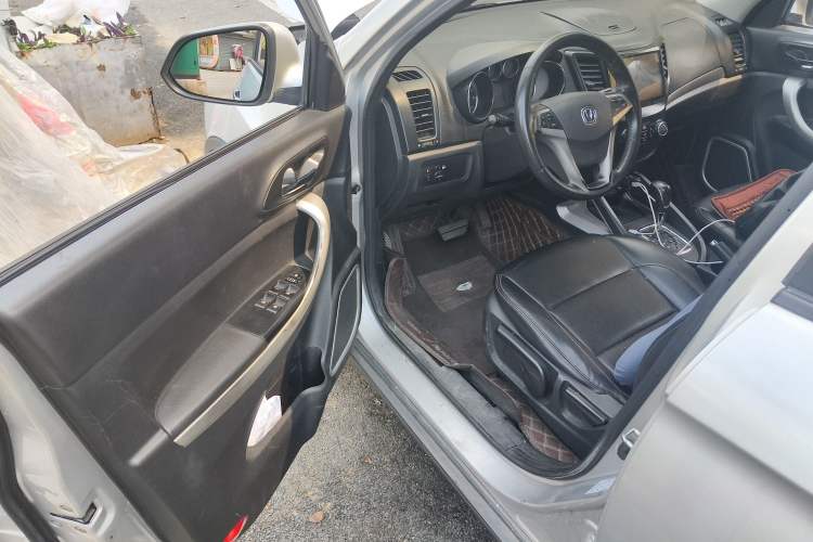 Used CHANGAN CS35 2014 1.6L Automatic Luxury Model China IV Standard
