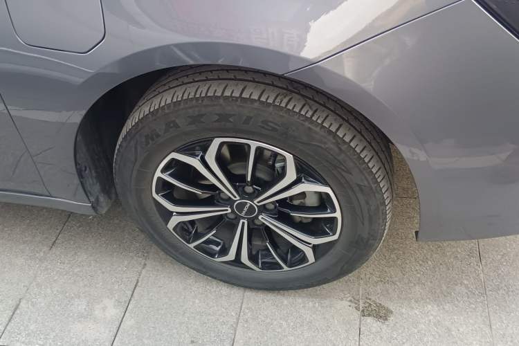 Used Roewe i6 MAX New Energy 2022 EV 600 Grand Touring Edition with Skyroof
