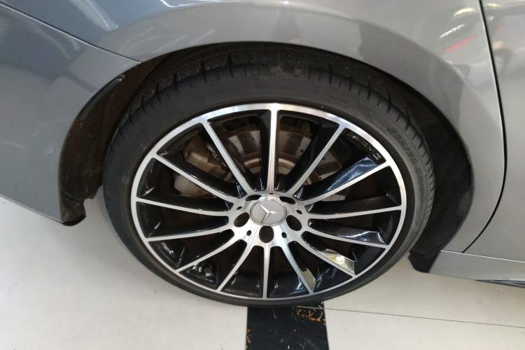 Used Mercedes-Benz A AMG 2022 AMG A 35 L 4MATIC Right Rear Wheel Hub