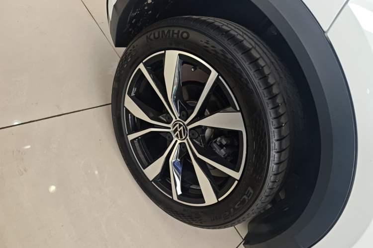 Used Volkswagen T-ROC 2023 300TSI DSG Two-Wheel-Drive Chen Guang Edition