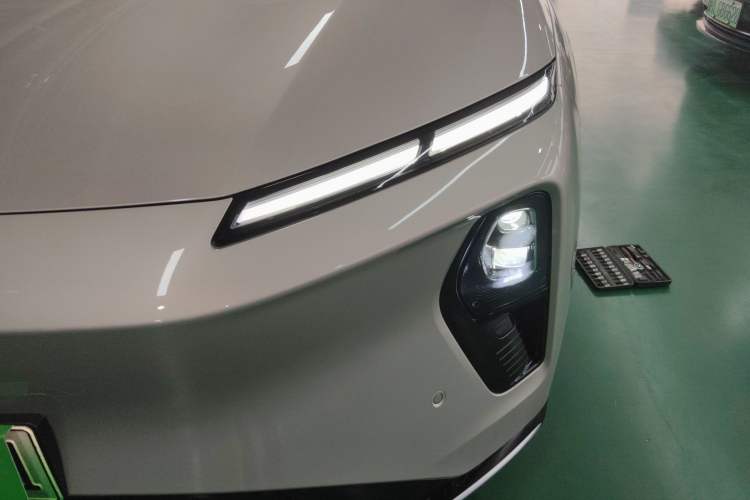 Used Nio ET9 2025 100kWh Signature Edition Left Front Headlight