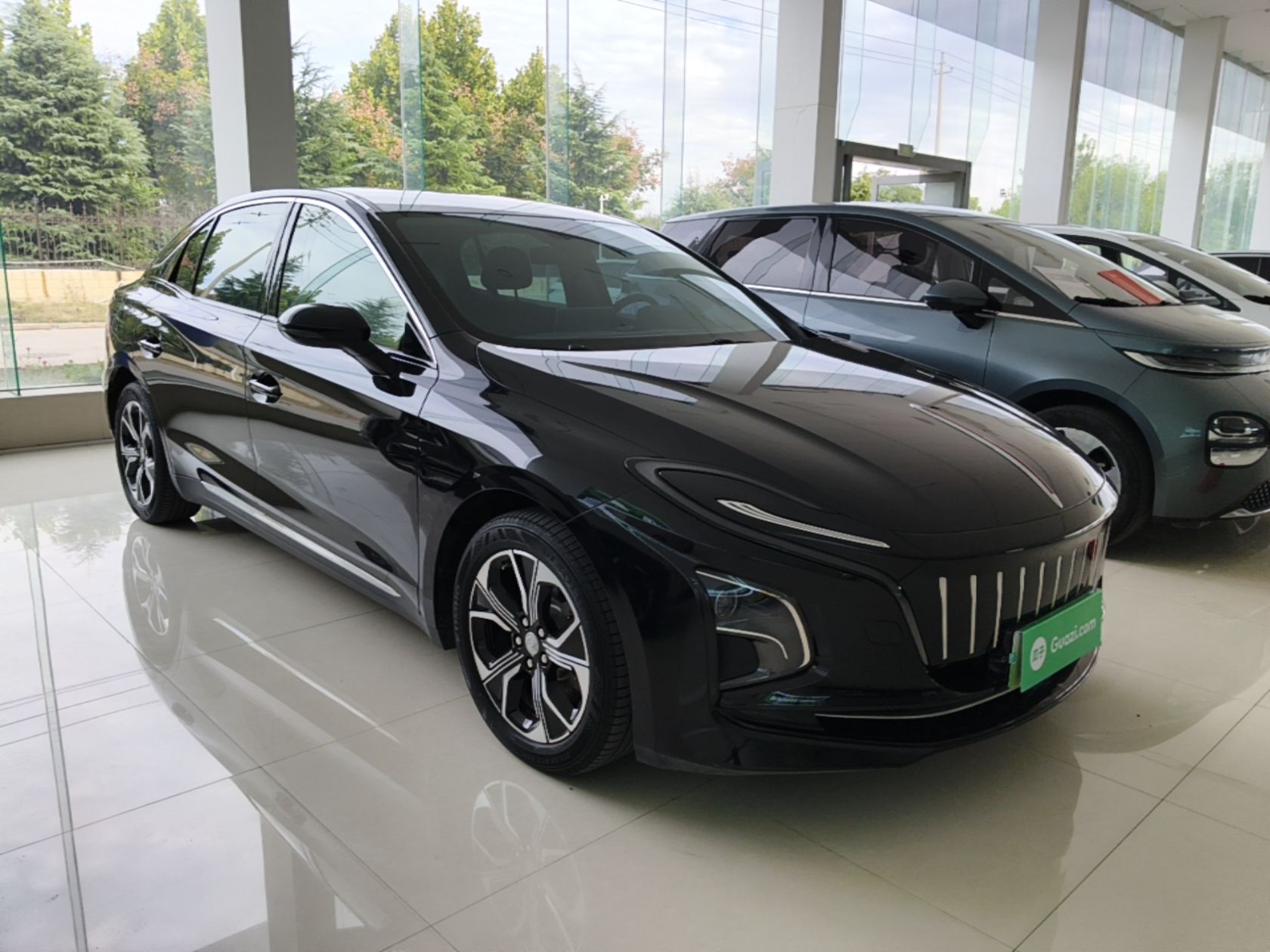 Hongqi E-QM5 2024 450km Range Commuter Version — снимка 3