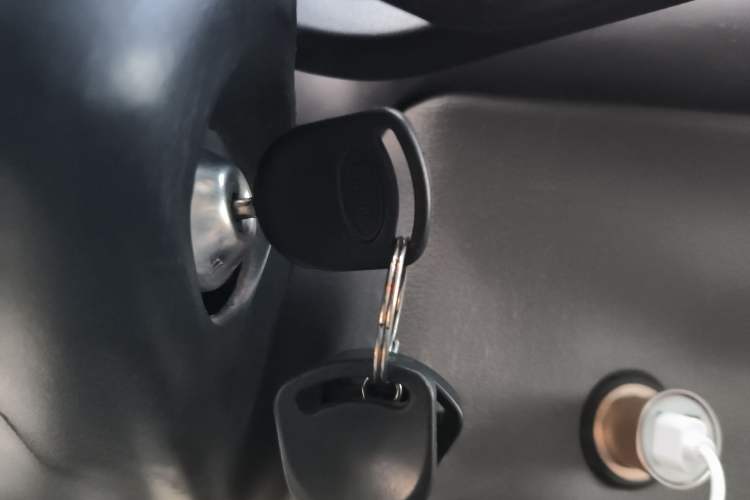 Used Ford Classic Transit 2016 2.8T Diesel Van Long Wheelbase 3-Seater Mid-Roof Long Body – JX493ZLQ4