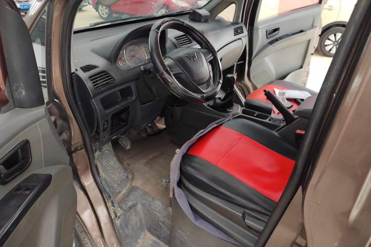 Used Wuling Zhengcheng 2015 1.8L Comfort Model LJ479QE2